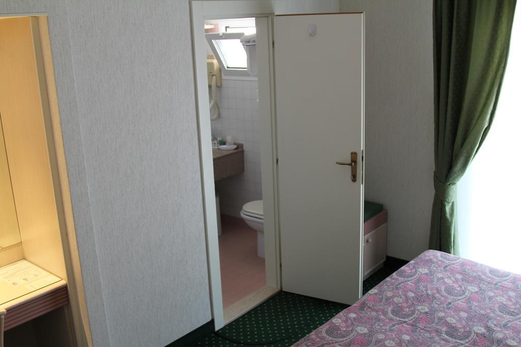 Single Room with Terrace