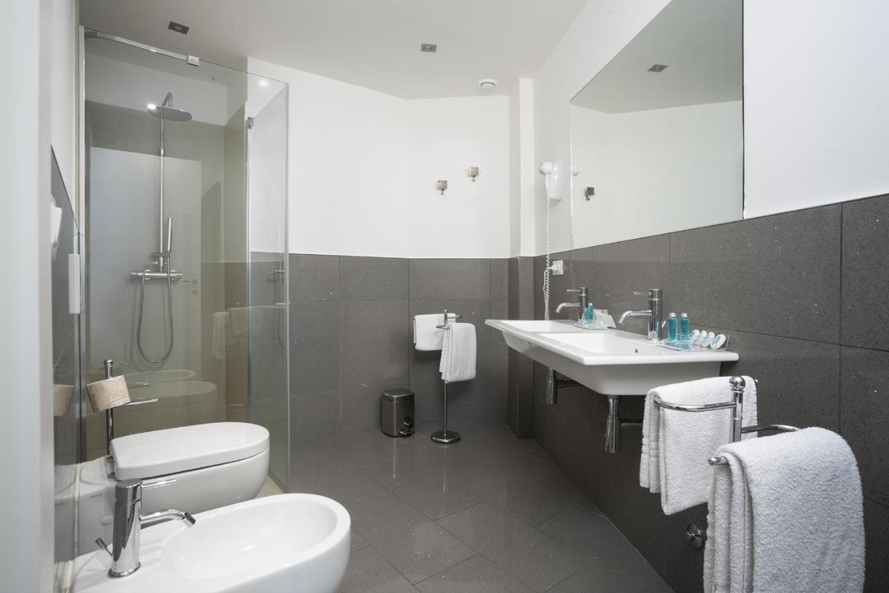 Suite with Sea View,1558085452:JPEG