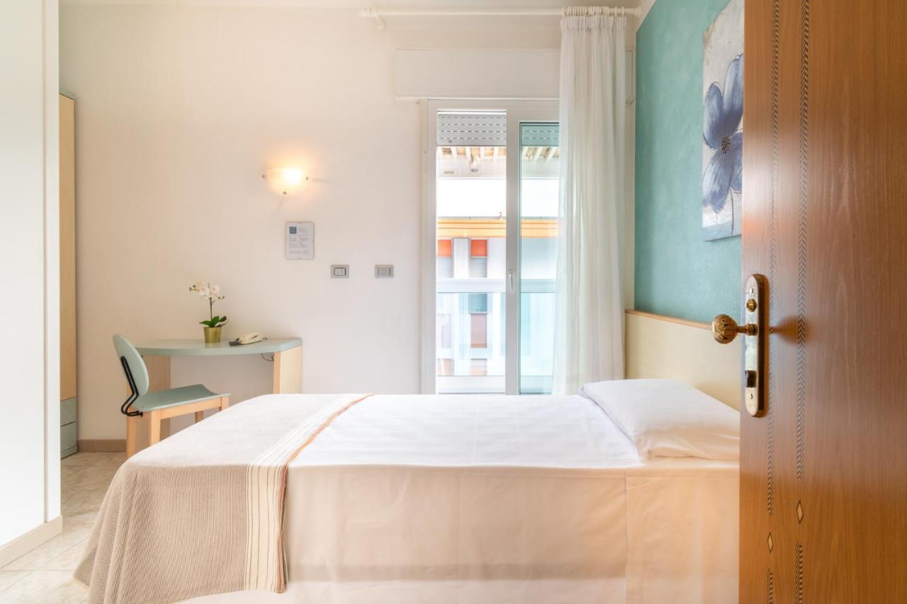 Standard Single Room,1387981034:JPEG