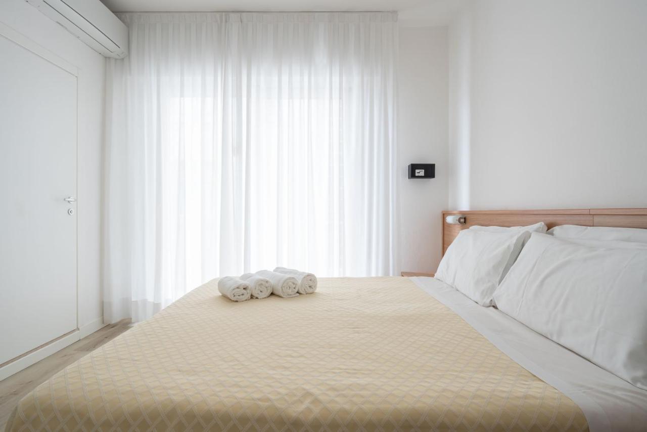Standard Zimmer mit seitlichem Meerblick