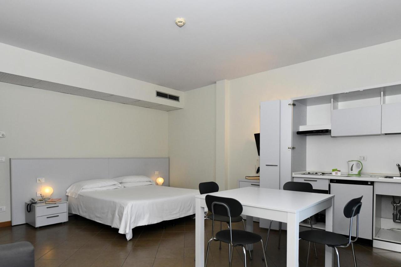 Studio with Balcony,1419026103:JPEG