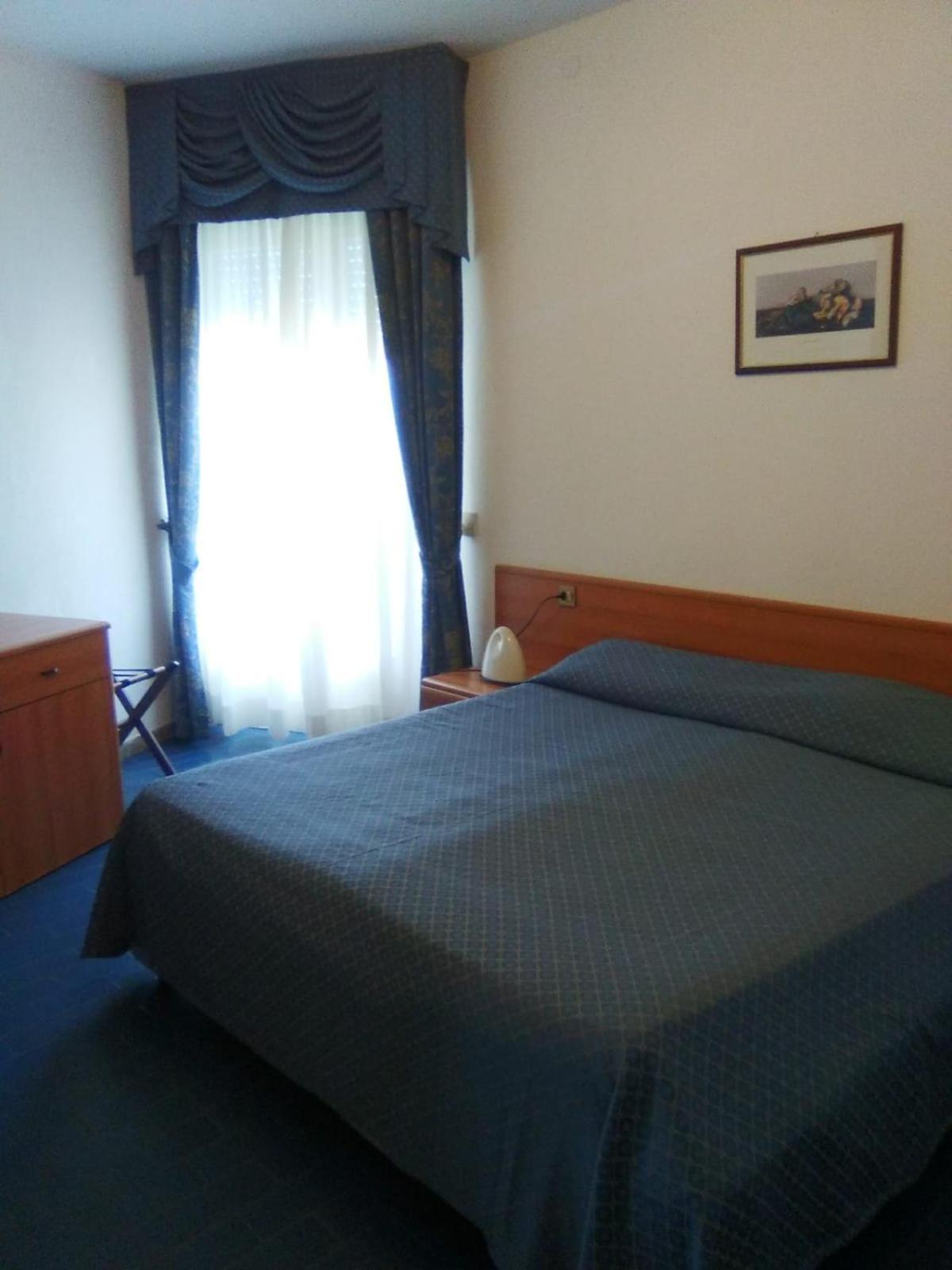 Doppel-/Zweibettzimmer mit Meerblick