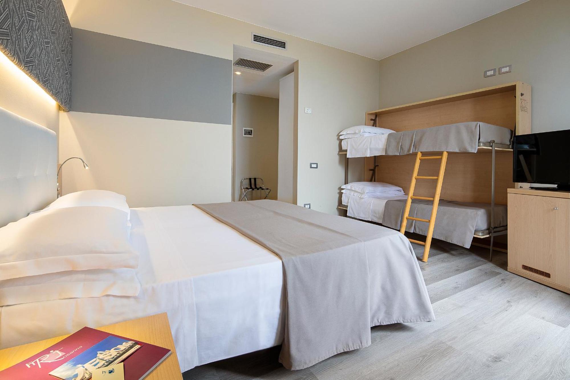 Quadruple Room Sea View,1614350332:JPEG