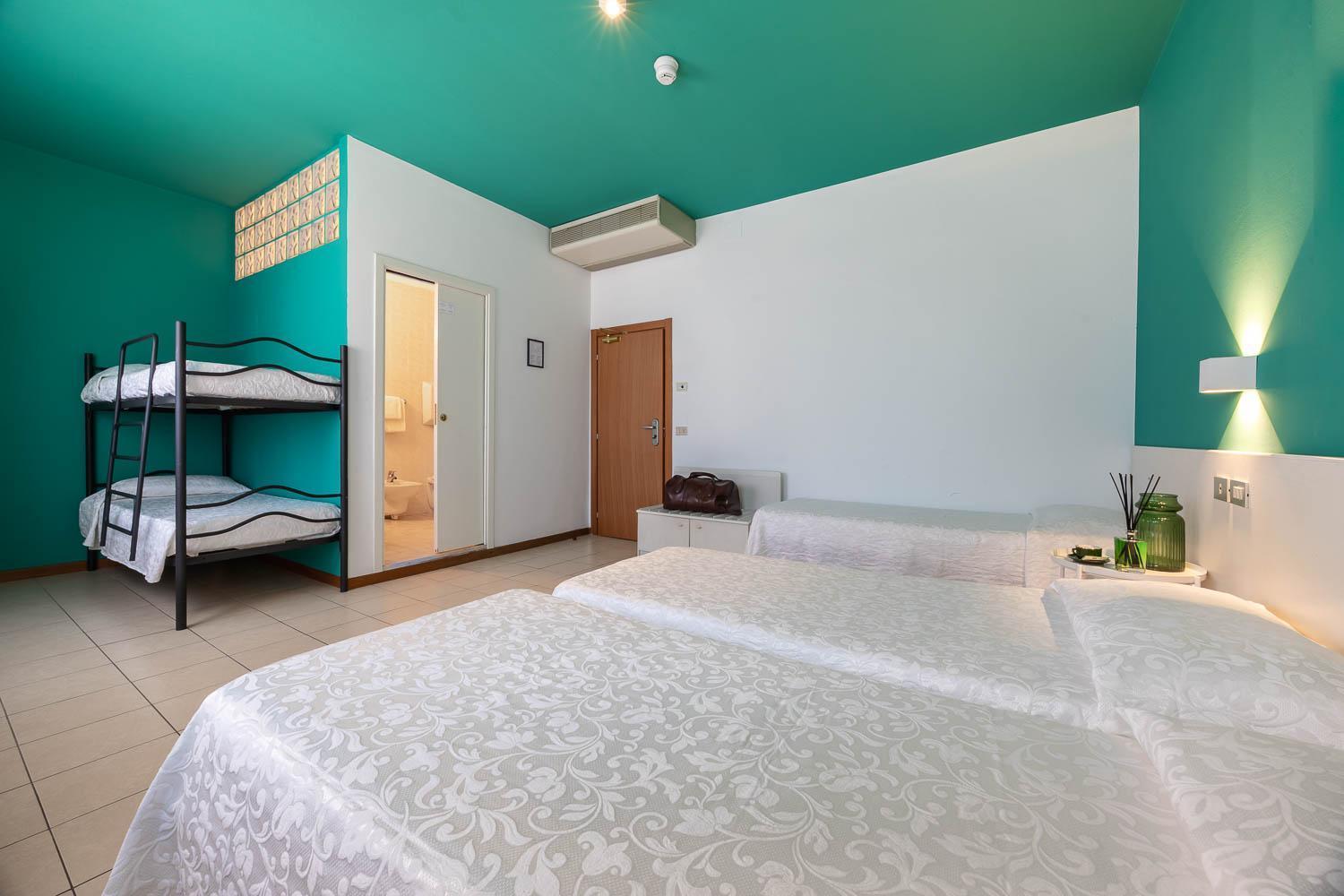 Family Room,1672601398:JPEG