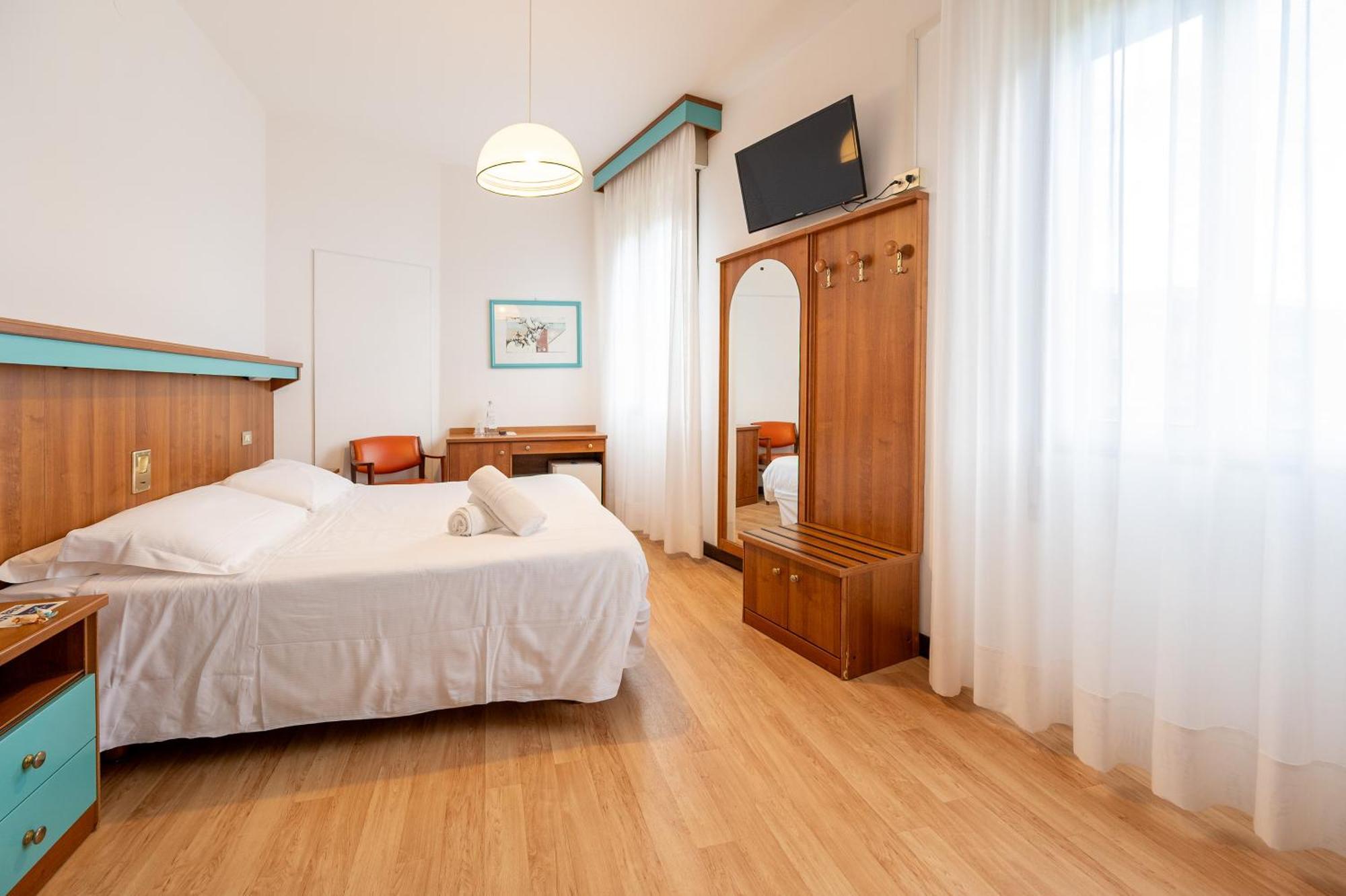 Double or Twin Room with City View