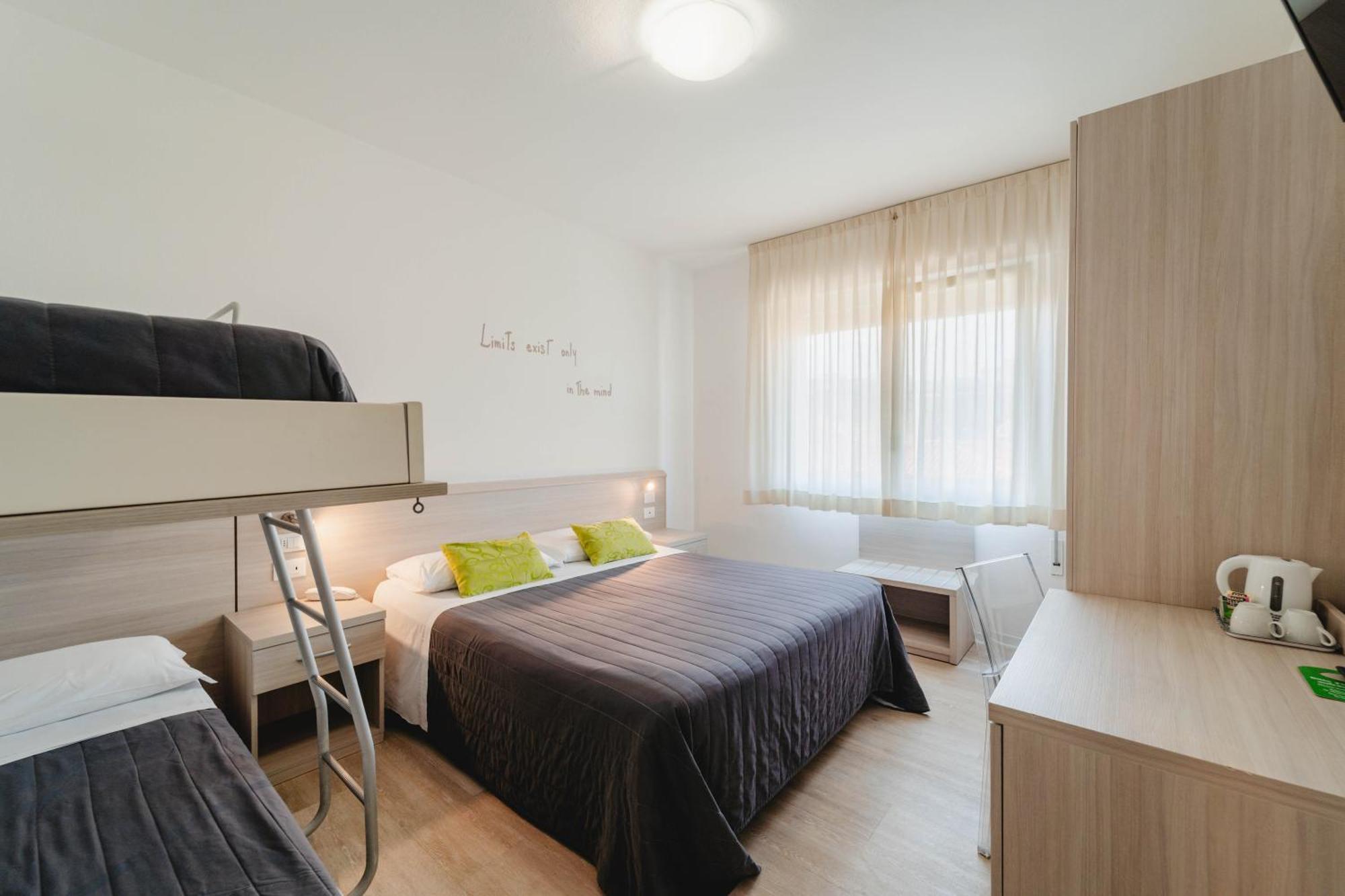 Vierpersoonskamer met Eigen Badkamer