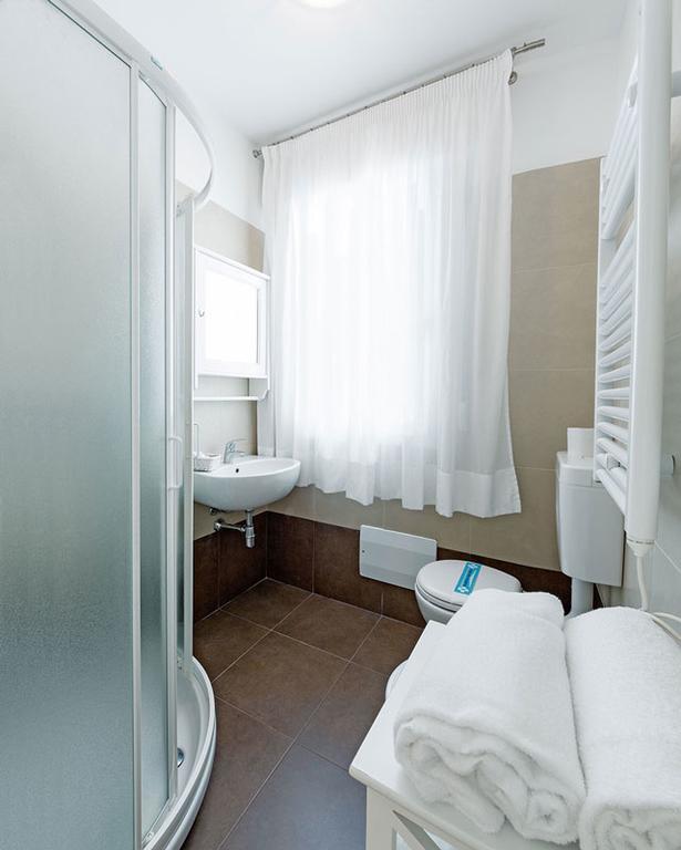 Deluxe Double or Twin Room with Partial Sea View