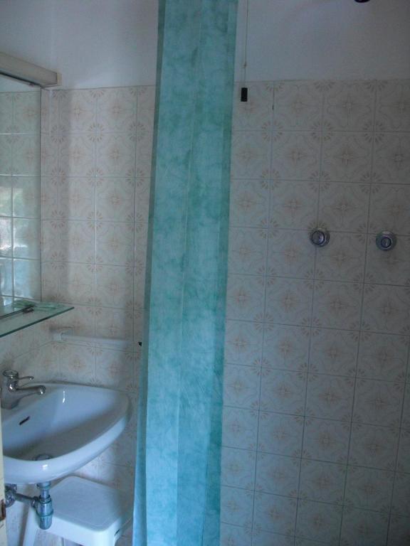 Economy Double or Twin Room,170219829:JPEG