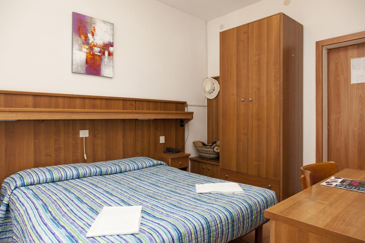 Double or Twin Room,543281601:JPEG