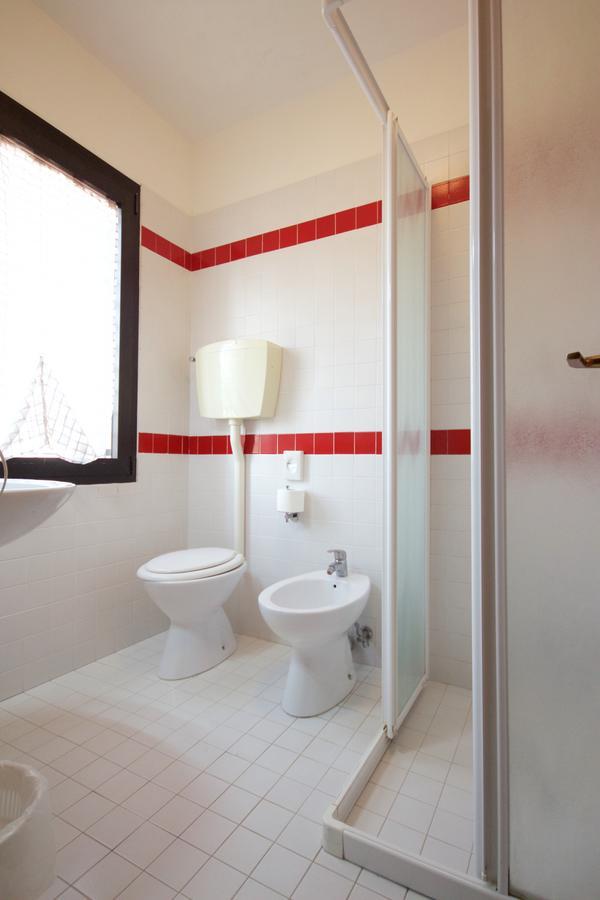 Single Room,664204917:JPEG