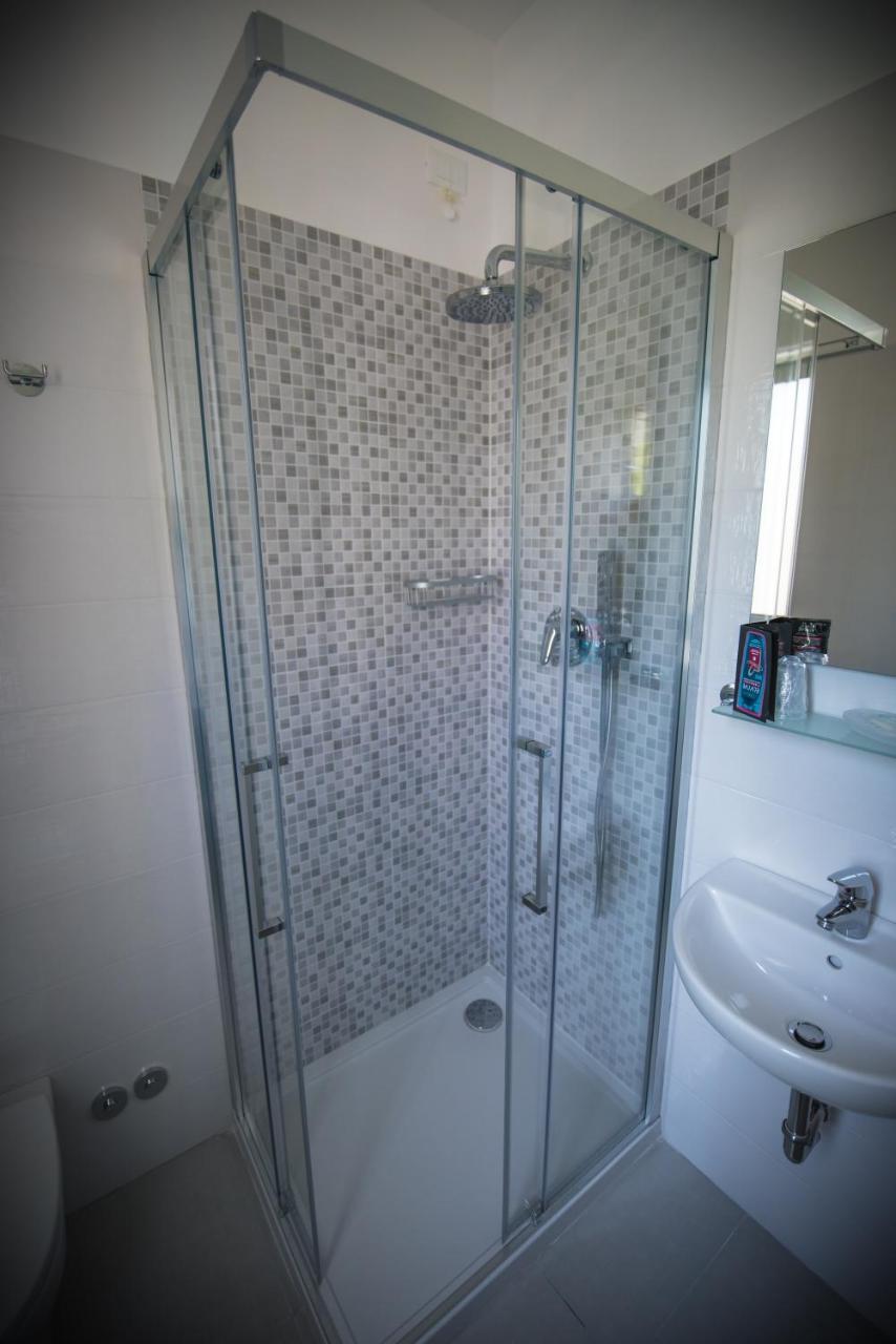 Triple Room,757836250:JPEG