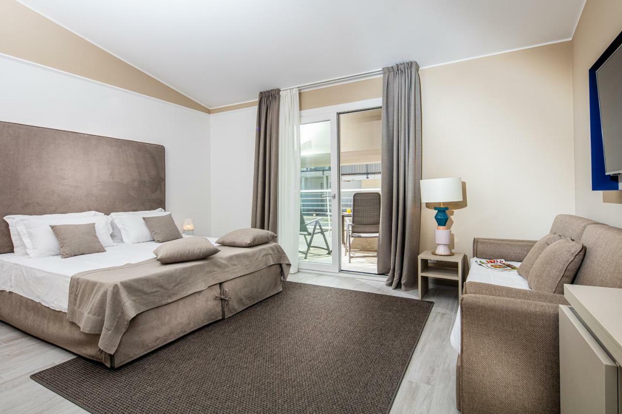 Panoramic Double Room with Sofa Bed and partial Sea View