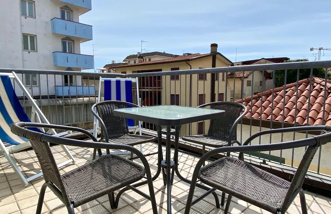 Villa Santin Carraro Immobiliare - Family Apartments-1