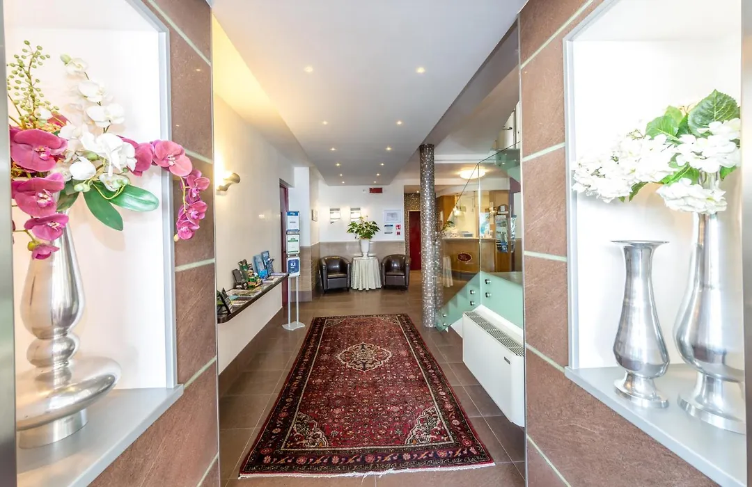 Hotel Lilia-1