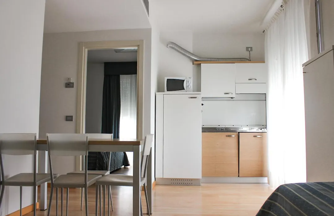 Aparthotel Royal-1
