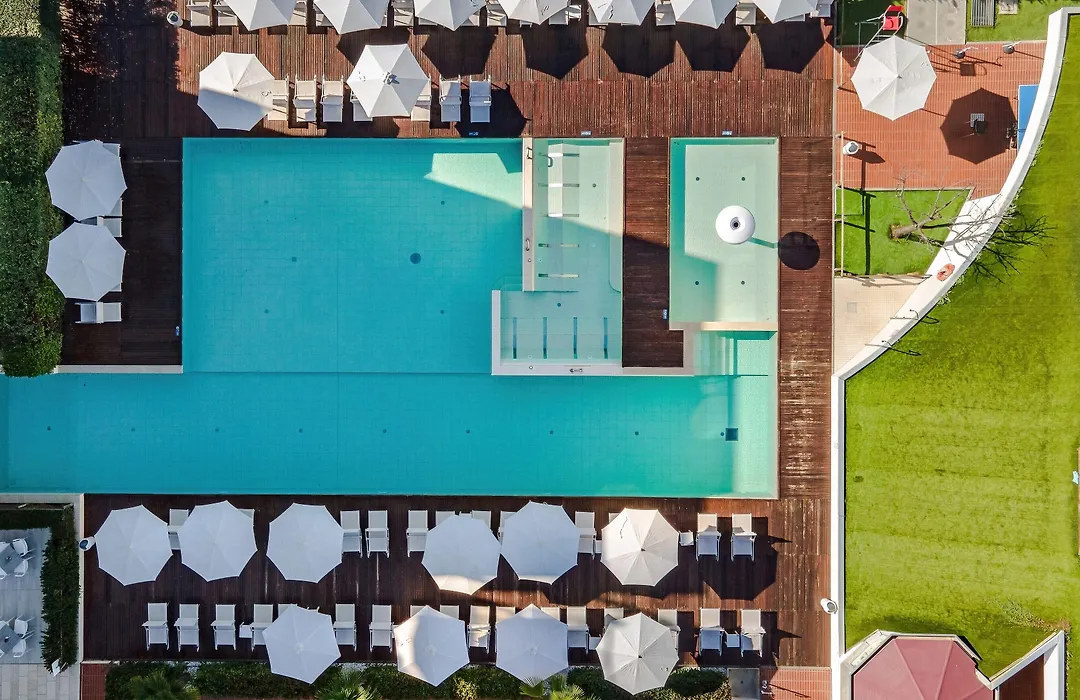 Domino Suite Hotel & Residence-1