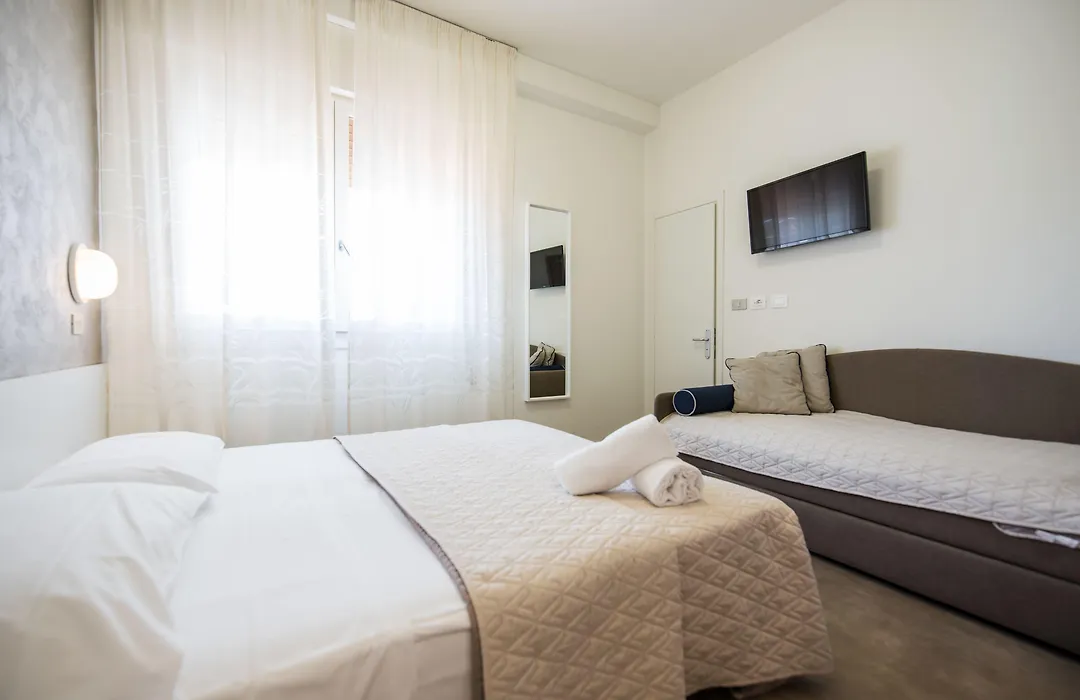Hotel Cristina-1