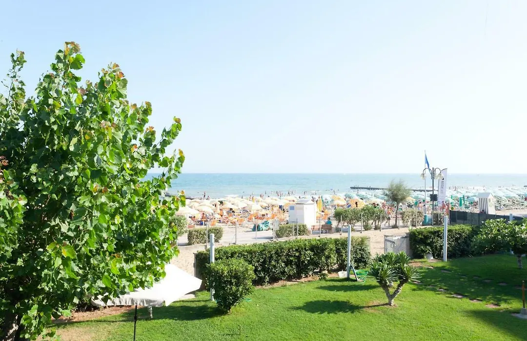 Jesolo Sea Front Garden Apartment-1