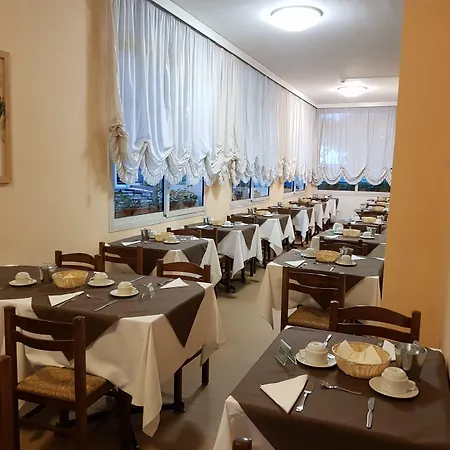 Le Petit Hotel-2