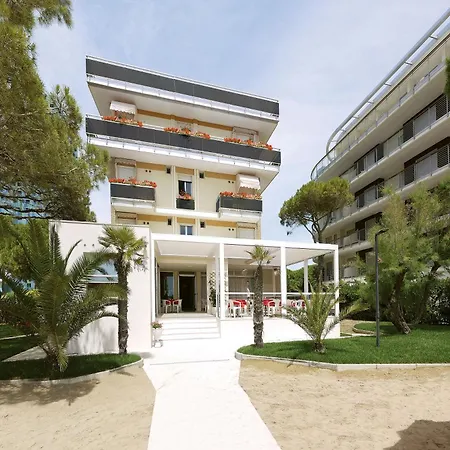 Hotel Bertha Fronte Mare-2