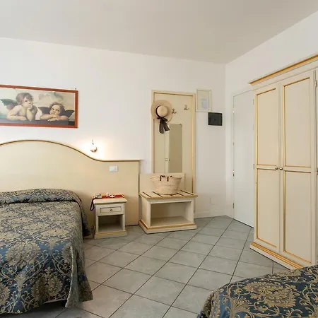 Hotel Elpiro-3