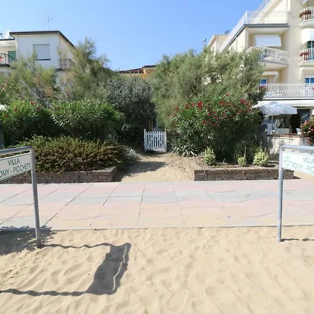 Villa Picchetti Fronte Mare-3
