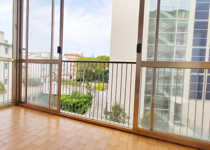Boutique LCC - Centralissimo - 100 mt da Piazza Mazzini - 50 mt dal mare - Immobil Relax Lido di Jesolo